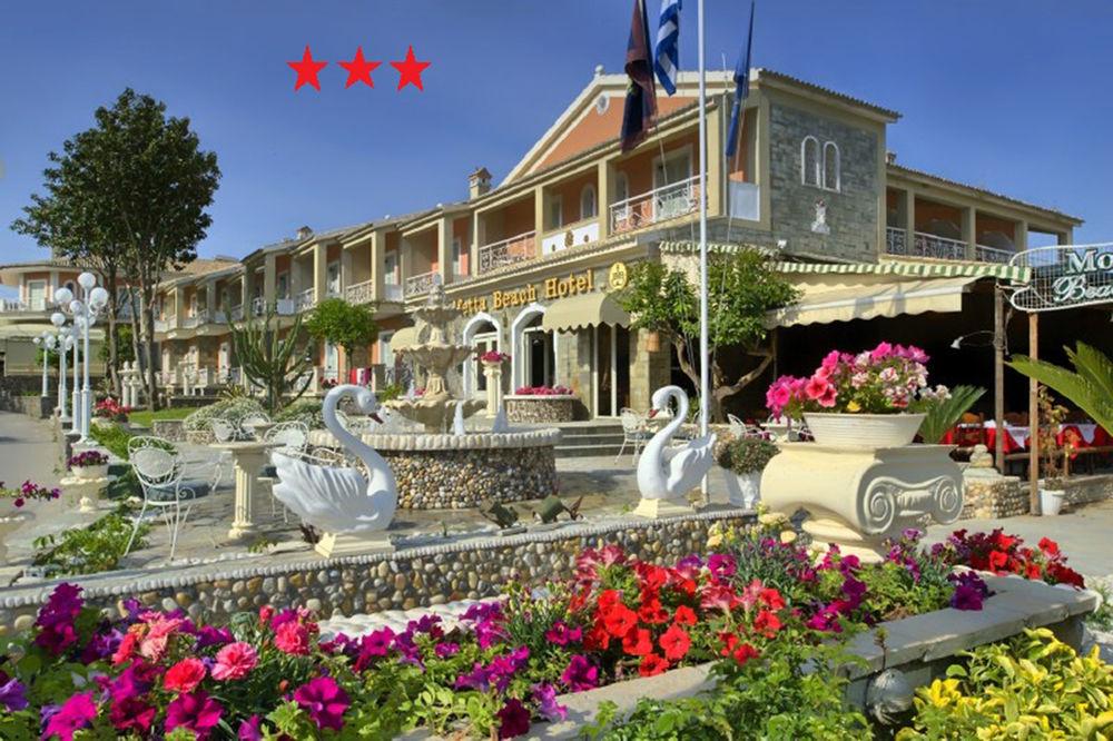 Molfetta Beach Hotel Гувия Екстериор снимка
