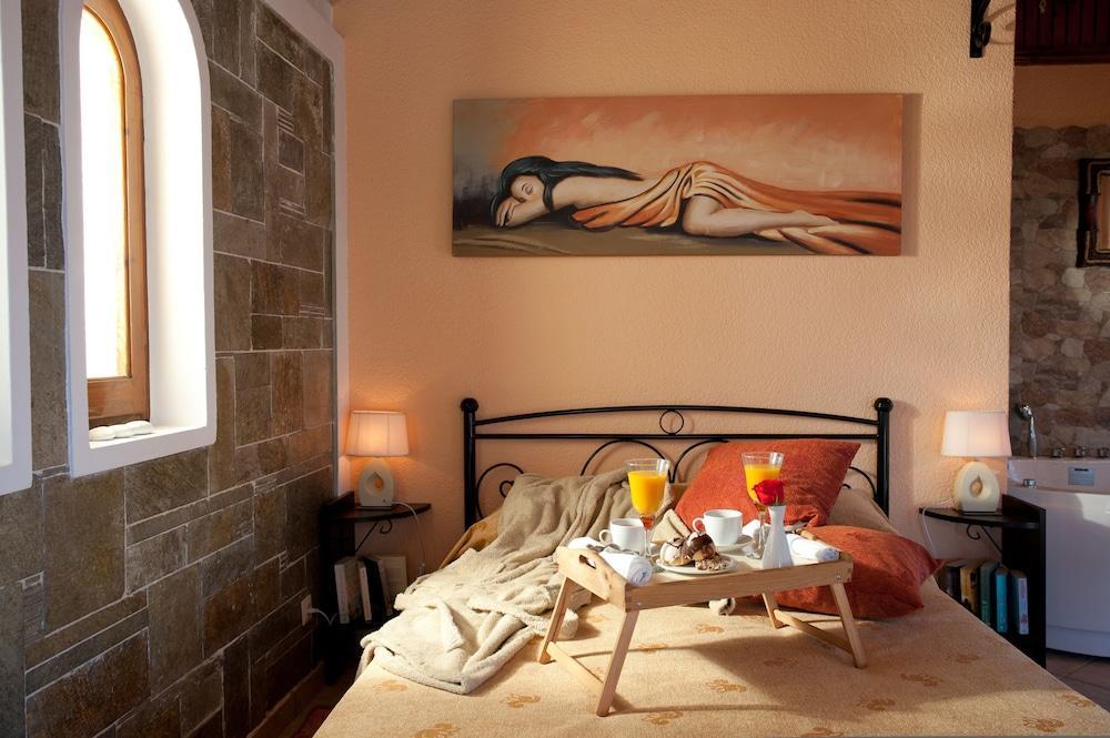 Molfetta Beach Hotel Гувия Екстериор снимка