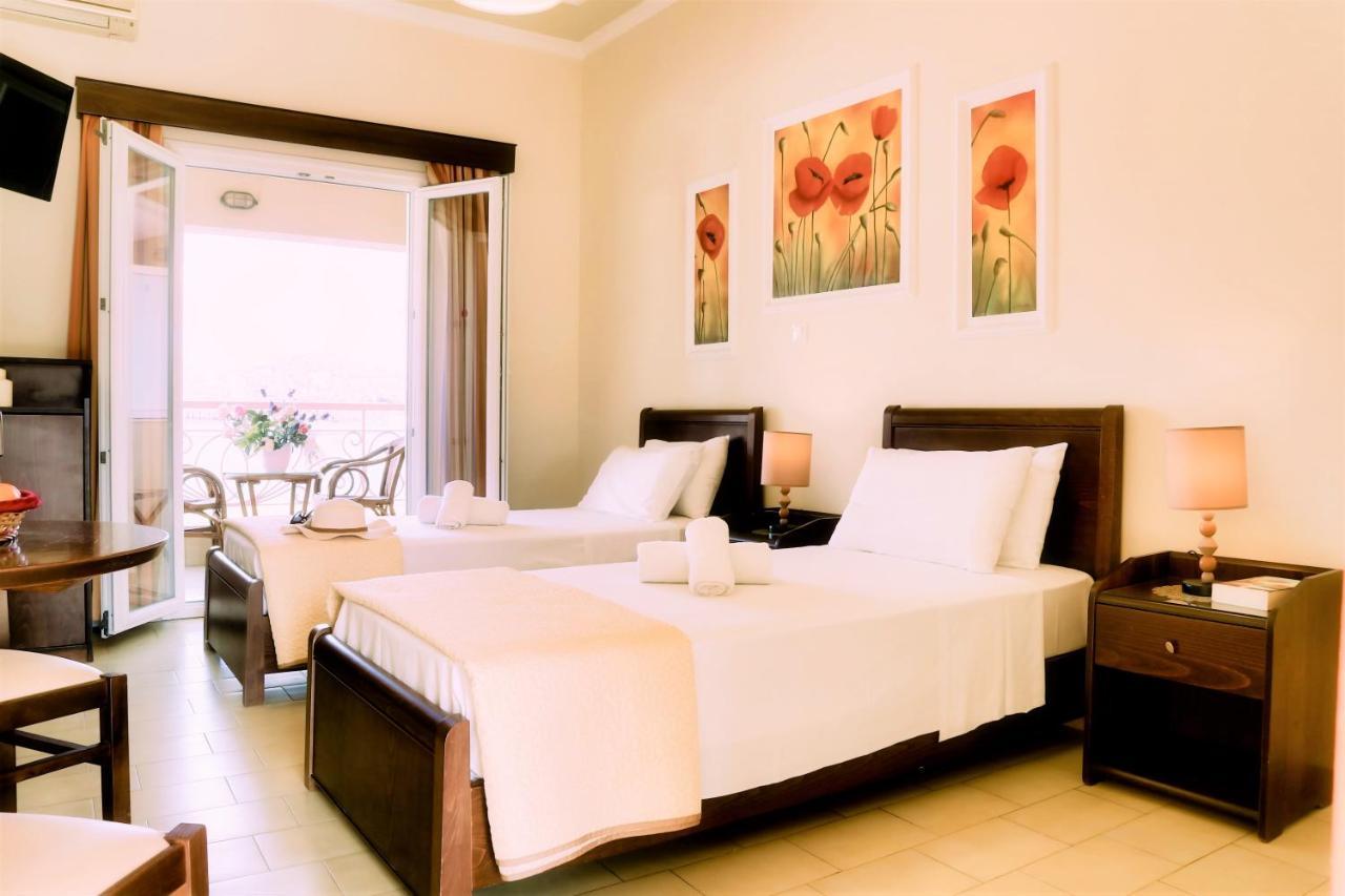 Molfetta Beach Hotel Гувия Екстериор снимка