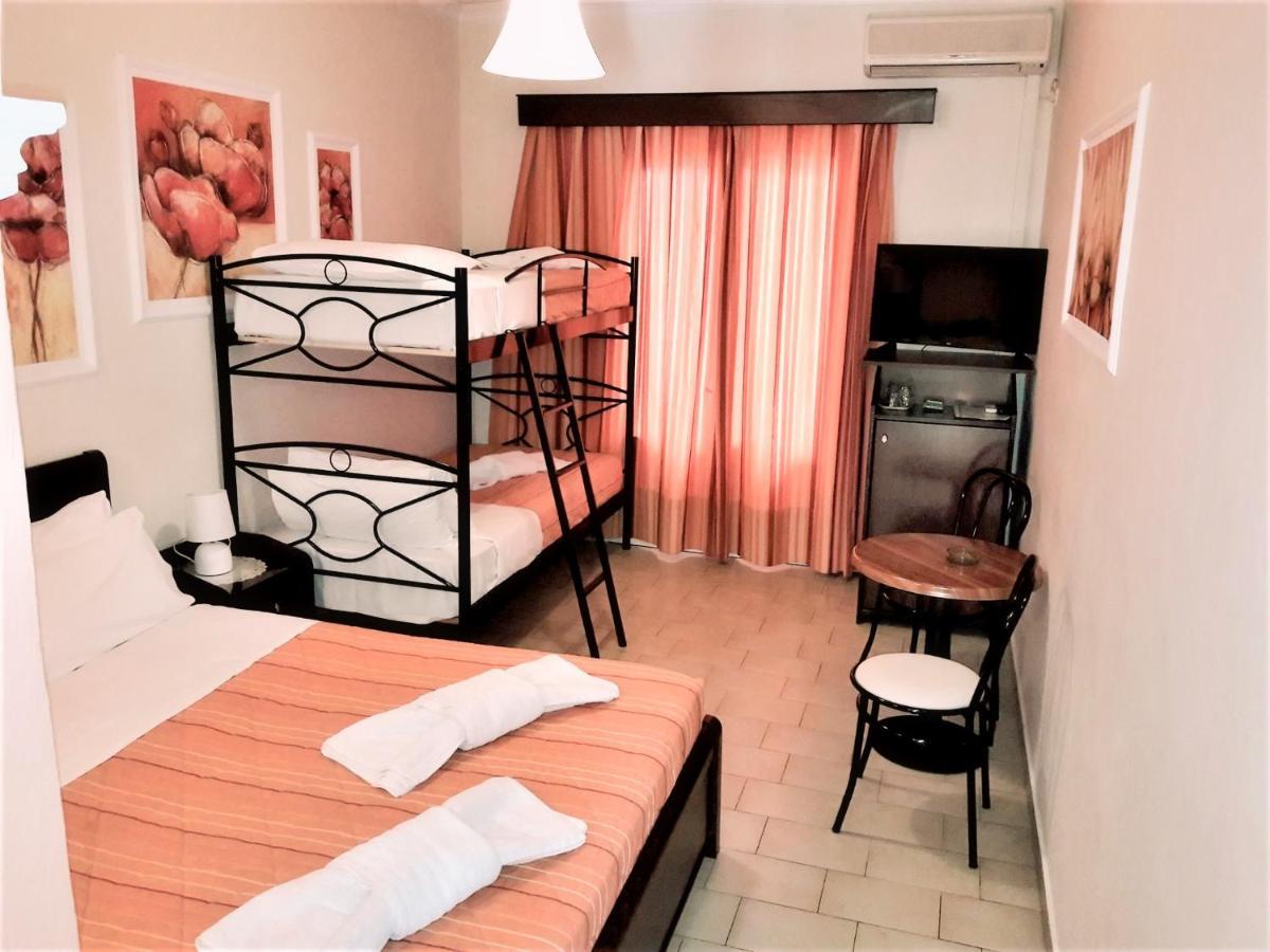 Molfetta Beach Hotel Гувия Екстериор снимка