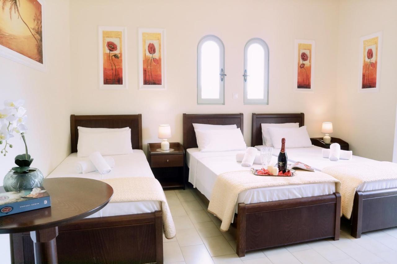 Molfetta Beach Hotel Гувия Екстериор снимка