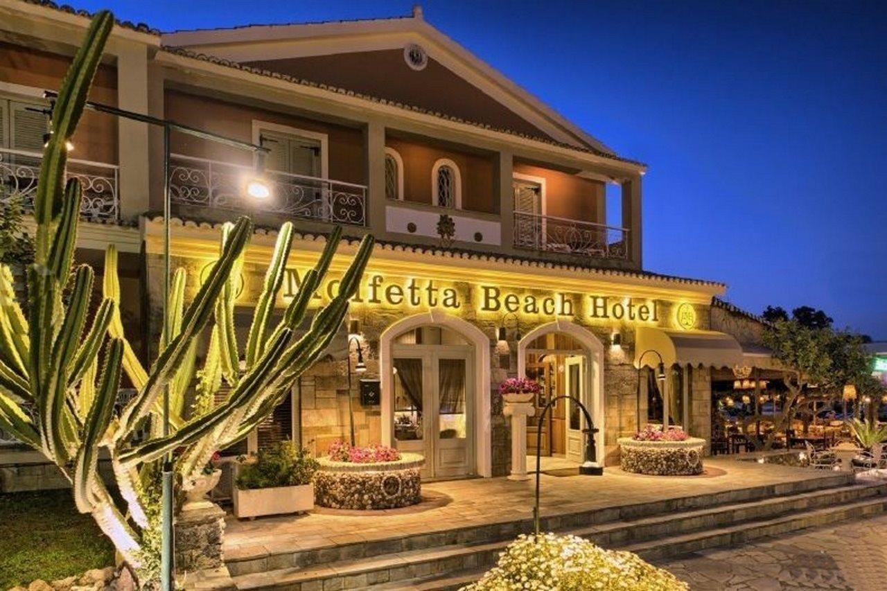 Molfetta Beach Hotel Гувия Екстериор снимка